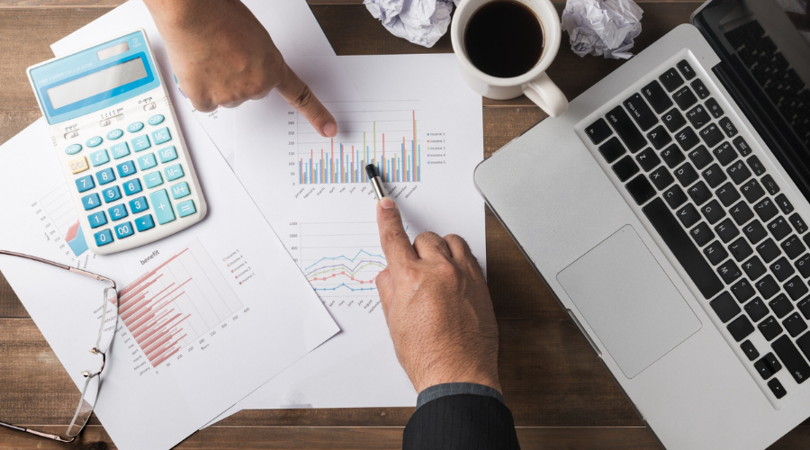 A diferença entre custos e despesas, fixos e variáveis